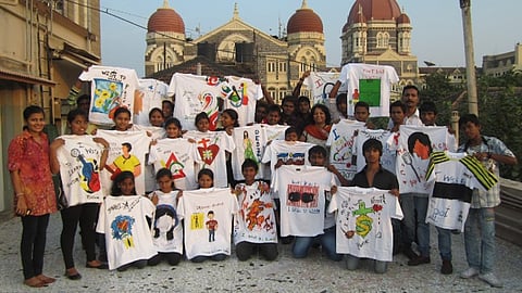 Group employee volunteers