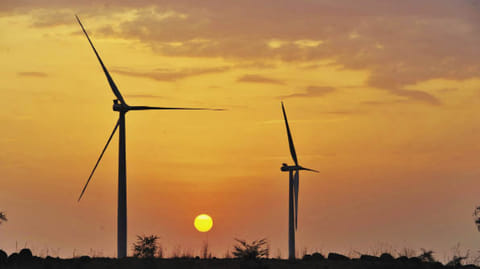Visible similarities between the renewable and thermal stories