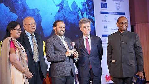 Union Minister Prakash Javadekar and Professor Jeffrey Sachs are flanked by TERI officials at the inauguration of the WSDS 2020