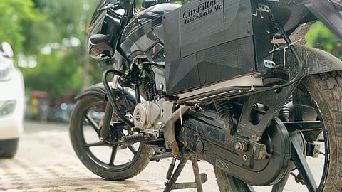 Every movement of the vehicle will capture ground reading of air quality.