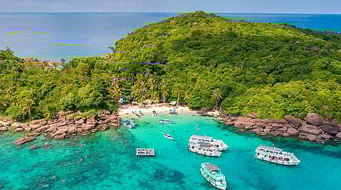 VPhú Quoc island known for white sand beaches