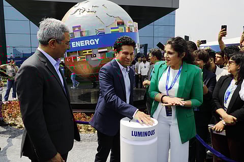 With panel manufacturing,
Tendulkar with Pant and Bajaj:
boosting the brand power
Luminous promises to offer
complete solar solutions ecosystem