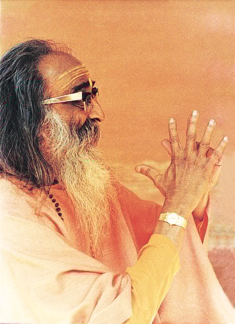 10 Times Swami Chinmayananda Nailed It Within 10 Words