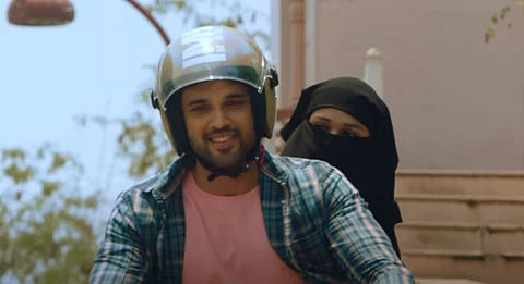 'Tujhe Jitni Dafa Dekhoon' song from Hamare Baarah out