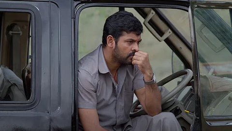 'Bullattu Vandiyila' song from Vemal's Pogumidam Vegu Thooramillai out