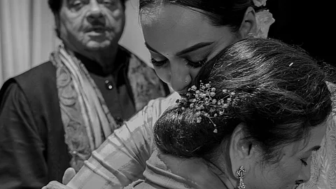 Sonakshi Sinha with her parents Shatrughan and Poonam Sinha