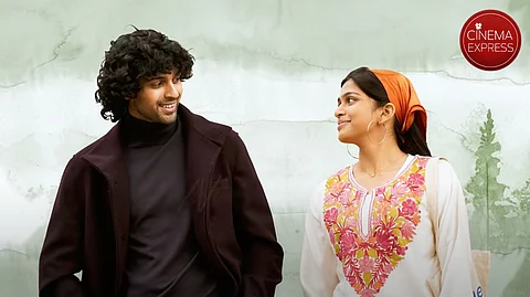 ‘Andhamaa Andhamaa’ from 8 Vasantalu is a groovy yet gentle romantic number