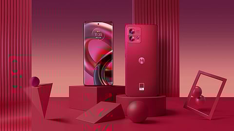 MOTOROLA X PANTONE - World's first Magenta Smartphone is here and it is uber gorgeous!
