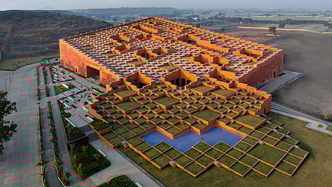 A Campus That Moves With You!