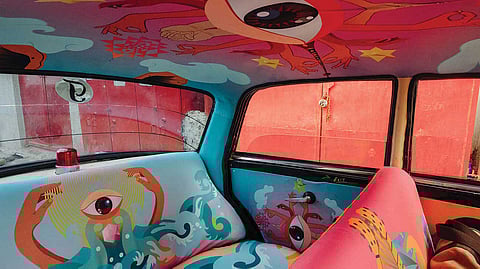 Story telling Mumbai taxi will brighten up your journey!