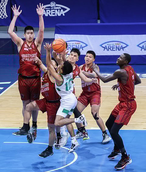 Defending champion University of the Philippines and De La Salle University rekindle their rivalry on Saturday in the opening day of UAAP Season 85 men's basketball at the MOA Arena. (File photo / Rio Deluvio)