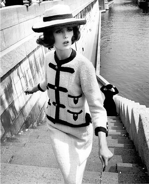 Dorothea McGowan, Vogue, Paris, 1960. | Photo by William Klein