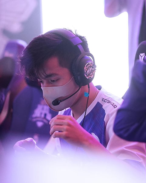 YAWI: Life of ECHO party