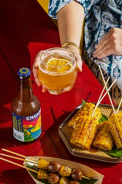 Polilya is a must-visit for its classic cocktails mixed with an all-new
Pinoy-inspired bar chow menu.