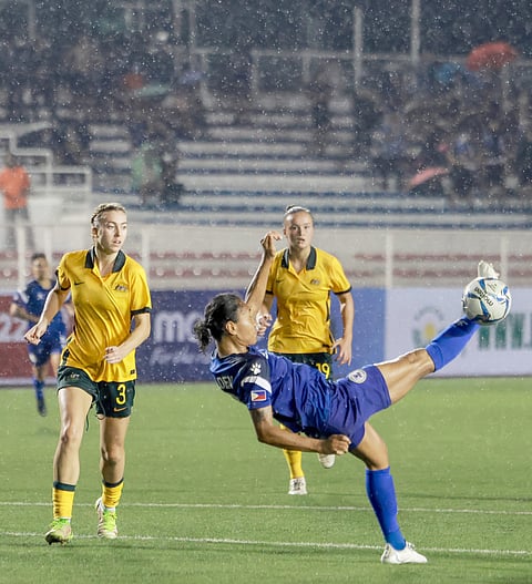 Photograph by RIO DELUVIO for the daily tribune @tribunephl_rio
SARINA Bolden and the Filipinas fall to New Zealand in a friendly duel in California.