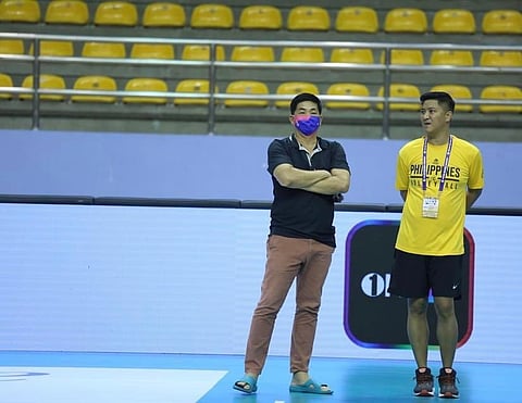 National team coach Sherwin Meneses (right) gets valuable inputs from Tai Bundit during their training for the ASEAN Grand Prix. | Photograph COURTESY OF SMM