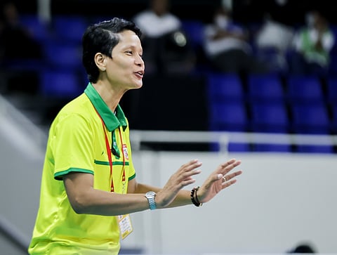 Salak makes jittery debut