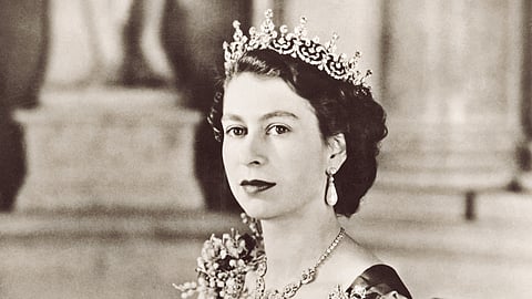 Mourning begins for late Queen