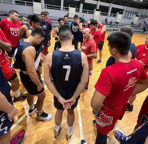 Photograph Courtesy of RAIN OR SHINE
YENG Guiao attends his first practice as head coach of Rain or Shine.