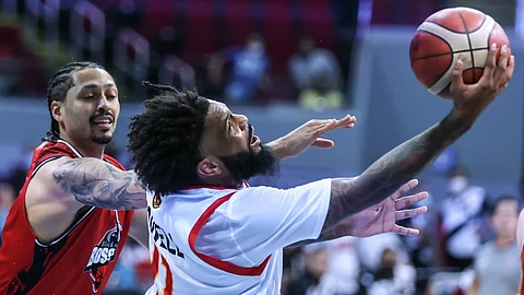 NBA veteran Myles Powell showcased his offensive prowess in Bay Area Dragon's first-ever PBA game. Photo courtesy of Rio Deluvio