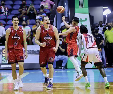 Blackwater celebrates after their win against San Miguel during the PBA Commissioner's Cup at the Smart Araneta Coliseum. Photo by Rio Deluvio