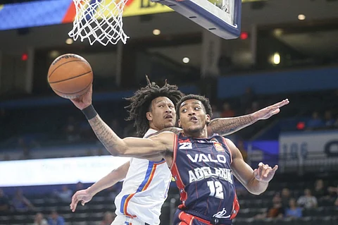 Craig Randall II and the Adelaide 36ers suffer a 33-point loss to the Oklahoma City Thunder, 98-131, in the NBAxNBL Preseason Series. Photo courtesy of AFP