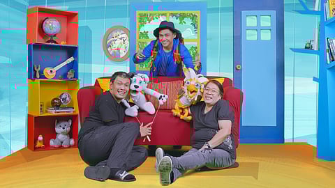 Kuya ‘Bay and friends. Learning and traveling become more fun and engaging when Kuya ‘Bay banters with his adorable travel companions Bespren Tuts (Manny Urbano) and Manang Agi (Priscilla Rose Nalundasan). | PHOTOGRAPHS COURTESY OF MANG LALAKBAY