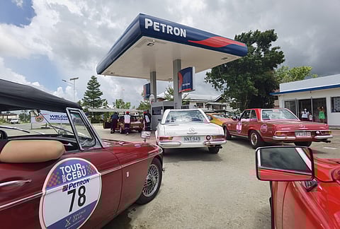 PHOTOGRAPH COURTESY OF PETRON
TOUR de Cebu participants fuel up at the Petron Catigbian, Bohol.