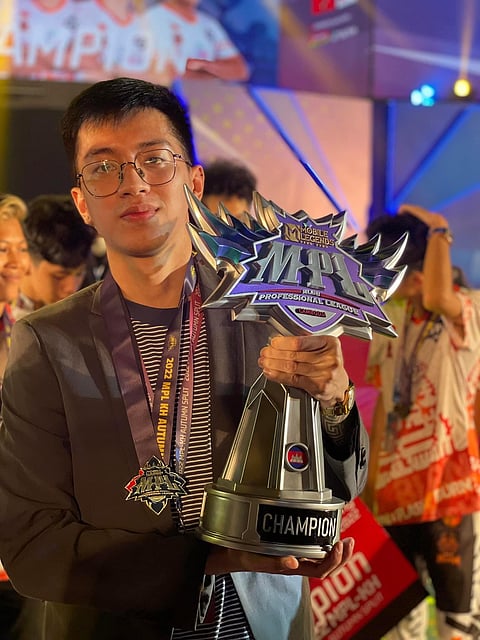 PHOTOGRAPH COURTESY OF ZICO
JOHN ‘Zico’ Dizon leads Burn X Flash to the MPL Cambodia Autumn 2022 title.