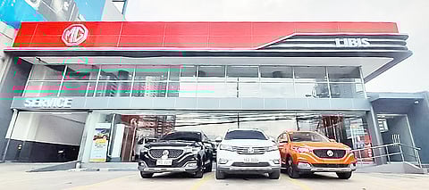 PHOTOGRAPHS COURTESY OF MG LIBIS
DEALERSHIP occupies a wide 500-sqm space that is strategically located along E. Rodriguez Avenue — a major business artery and one of Metro Manila’s busiest thoroughfares.
