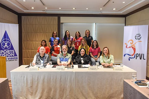 PVL commissioner Tonyboy Liao, PVL president Ricky Palou, Cignal first vice president Sienna Olaso and Smart prepaid manager Jessa Coson join the captains of 10 competing teams in ushering in the PVL Reinforced Conference. Photo courtesy of PVL