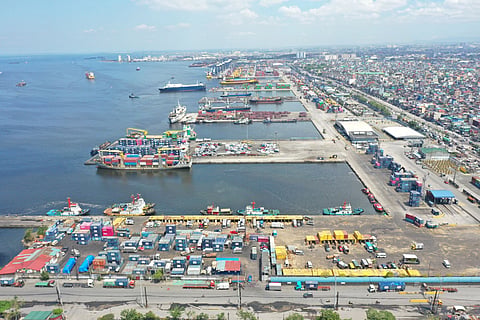 Mga pasahero ng barko, stranded na