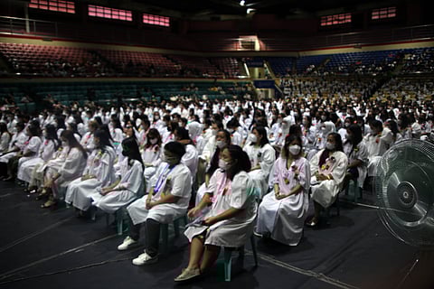 SOME 1000 students of the Department of Education’s Alternative Learning System attend their graduation ceremony at the Cuneta Astrodome in Pasay City Friday hoping to join the ranks of the employed in the wake of the ongoing pandemic. | PHOTOGRAPH BY AL PADILLA FOR THE DAILY TRIBUNE @tribunephl_al