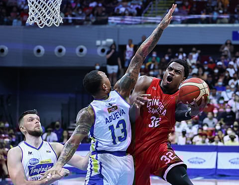 Justin Brownlee seeks to provide the energy for Ginebra when it battles NLEX in the PBA Commissioner’s Cup. Photo by Rio Deluvio