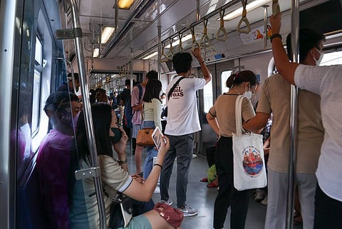 Commuters will enjoy free rides this Friday on the LRT and MRT lines as part of President Marcos' holiday initiative.