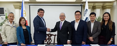 SSS President and Chief Executive Officer Michael G. Regino (third from left) and RCBC President and CEO Eugene S. Acevedo (fourth from left) led the signing ceremonies of the Memorandum of Agreement that will authorize RCBC to issue UMID Pay Cards to SSS members. Also present were SSS Identity Management Department Head Jose Antonio L. Salazar (left), SSS Senior Vice President for Member Services and Support Group Normita M. Doctor (second from left), RCBC Executive Vice President and Chief Innovation and Inclusion Officer Angelito M. Villanueva (third from right), RCBC Vice President for Go-to-Market and Scale Division Digital Enterprise and Innovations Group Robert Alexander O. Campos (second from right), and RCBC Senior Manager for Customer Activations and Strategic Partnerships Department Kirsten B. Nagrampa (right). (Photo courtesy of SSS)