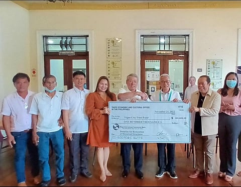 Representative Peiyung Hsu of TECO (third from right), on behalf of the government of the Republic of China (Taiwan), donated $100,000 to Vigan City, represented by Mayor Jose 'Bonito' C. Singson Jr. (fourth from right). Also present at the event was Governor Jeremias Singson (second from right) of the Heritage Province of Ilocos Sur. (Photo courtesy of TECO)