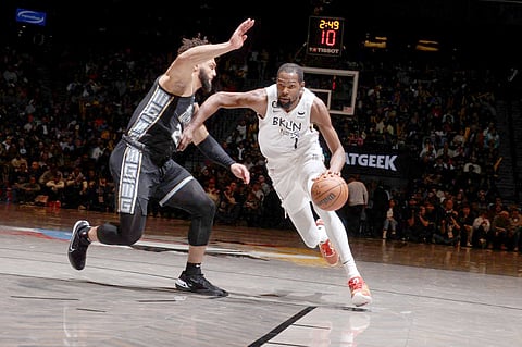 Irving makes roaring return