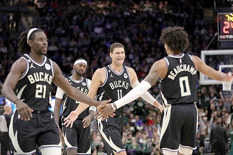 Bucks remain unbeaten in NBA