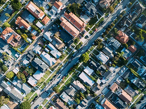 PHOTOGRAPH COURTESY OF UNSPLASH/PAUL HANAOKA
ALL for synergy among real estate industry members.