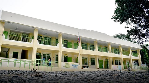 Castillejos school building completed
