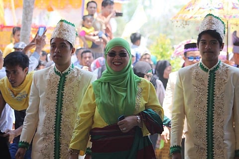 Photograph courtesy of Ayunan G. Gunting
Mayor Mohammad Daud Nabil Ayran Dimaporo Lantud, youngest Sultan in Cabasagan, Pantao Ragat, Lanao del Norte; Bai a labi of Timbab, Butig Eleanor Dimaporo Lantud; and son, Councilor Ryan.
