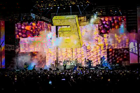 HULING El Bimbo: The Eraserheads reunion concert featured an 18-piece orchestra. | PHOTOGRAPH BY YUMMIE DINGDING FOR THE DAILY TRIBUNE @tribunephl_yumi