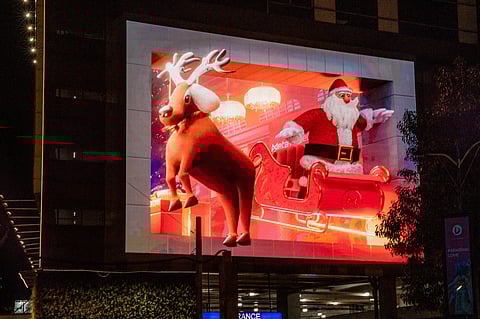 3D Santa sleighs his way to SM Megamall