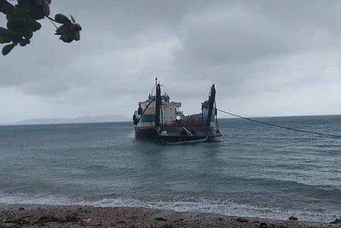 Barko, sumilong sa Northern Samar