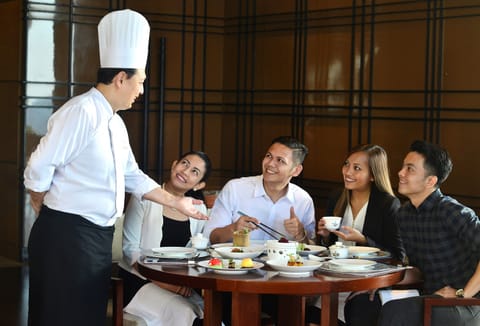 Dining at Conrad Manila’s China Blue.