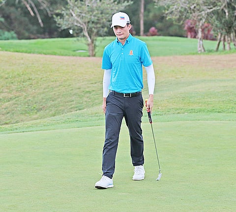 Photographs by Joey Sanchez Mendoza
for the Daily Tribune @tribunephl_joey
Gabriel Manotoc of Manila Southwoods makes his presence felt in the 72nd Fil-Am Men’s Invitational at Camp John Hay in Baguio City.