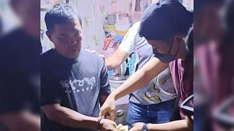 Wanted barangay executive officer falls