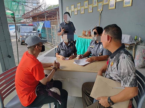Actor Vhong Navarro during his transfer from the NBI detention center to the Taguig City Jail. (Photo courtesy of NBI)