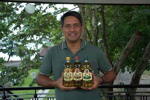 Leyte Representative Richard Gomez shares his cooking secrets. | Photograph courtesy of Doña Elena Olive Oil